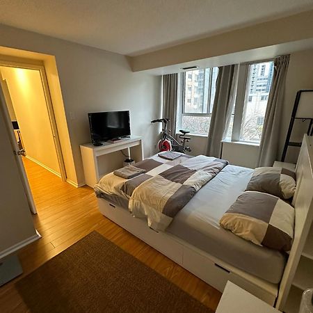 Best Location In Downtown- Walking To Eaton Centre, Nathan Phillips Square, Yonge-Dundas, Ikea,Transit Toronto Kültér fotó