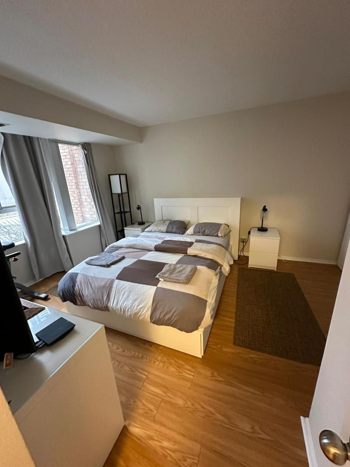 Best Location In Downtown- Walking To Eaton Centre, Nathan Phillips Square, Yonge-Dundas, Ikea,Transit Toronto Kültér fotó